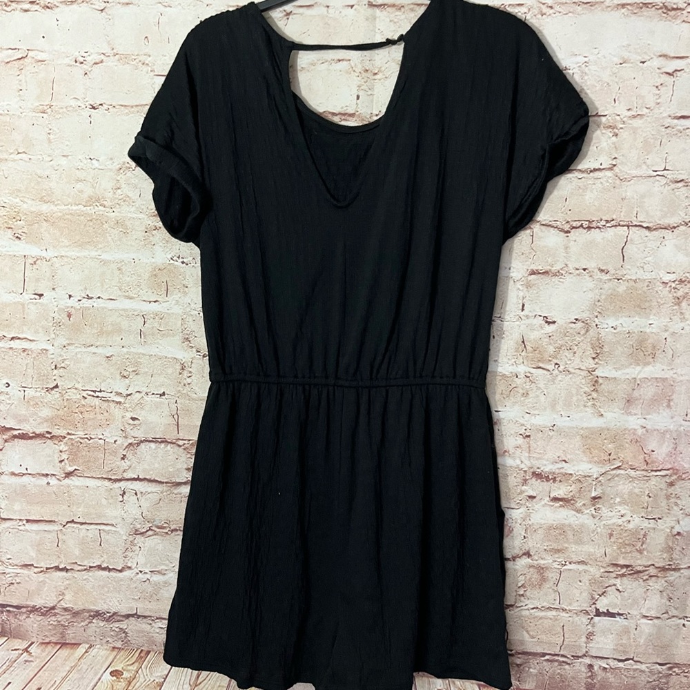Eyeshadow Black short sleeve V-neck romper size small